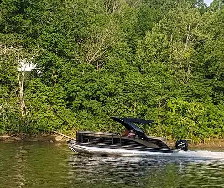 Bill and Amy's 2018 Bennington Pontoon